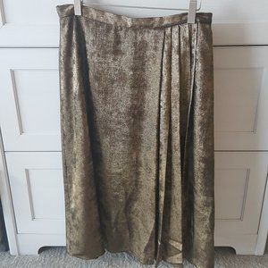 Halston gold side pleated skirt Size M